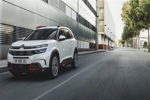 0 faizli kredi ve nakit indirimi avantajlari yine Citroen’de