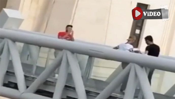 11 Nisan Camii Tiktokçu gençlerin istilasına uğruyor!