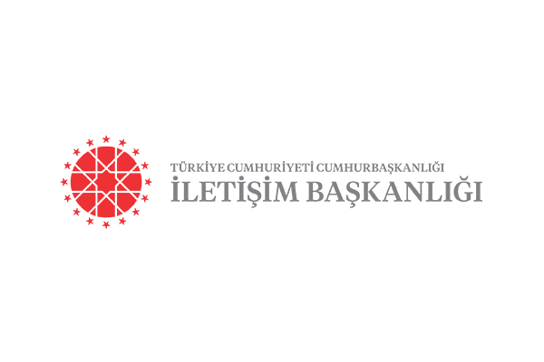 15 Temmuz Şehitler Köprüsü'ne Türk bayrağı asıldı