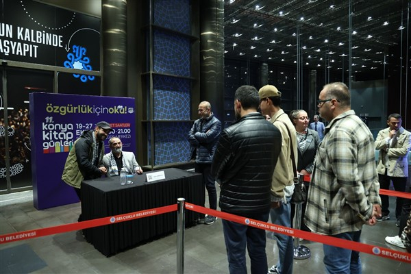 Kitapseverler 11. Konya Kitap Günleri’nde yazarlarla buluştu