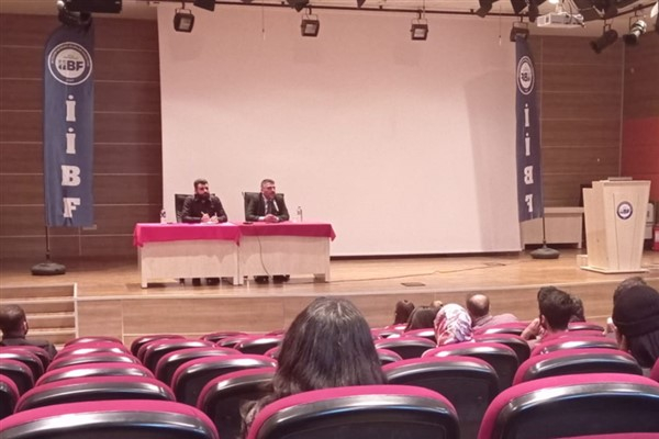 Diyarbakır’da yerel medya ve siyaset konulu söyleşi gerçekleştirildi