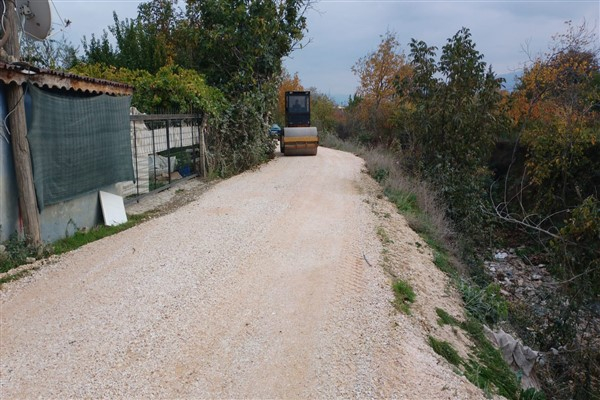 Orhangazi Belediyesi Oluk Dere bölgesinde asfalt serim çalışmalarına başladı