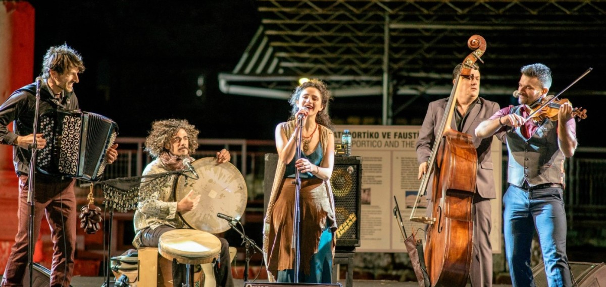 İzmir'de Balkan Rüzgarları Esti