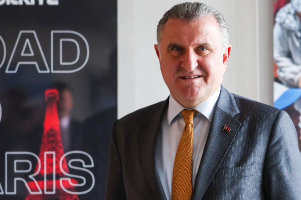 Gençlik ve Spor Bakanı Bak’tan jokeylere tebrik