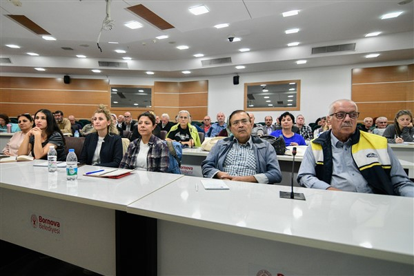 Bornova'da Ana Arı Yetiştiriciliği Eğitimi başladı