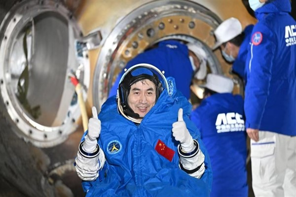 Shenzhou-18, Dünya'ya başarıyla indi