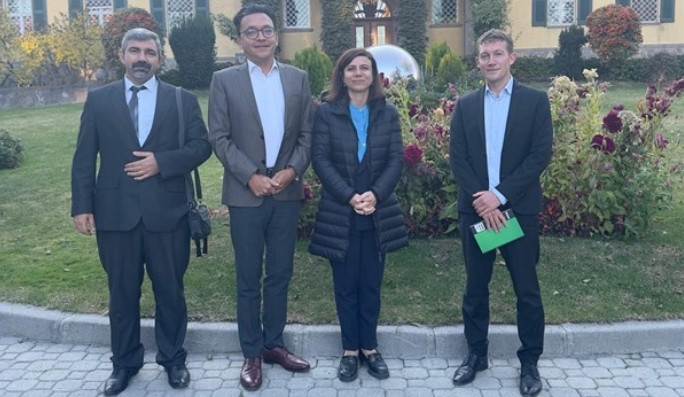 Eş Başkan Bucak, Almanya Büyükelçiliği Siyasi İşler Başkatibi Stosch ile görüştü