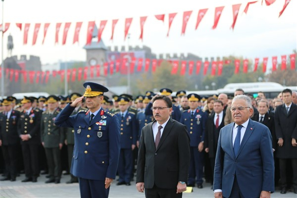 Atatürk, Kayseri’de törenle anıldı
