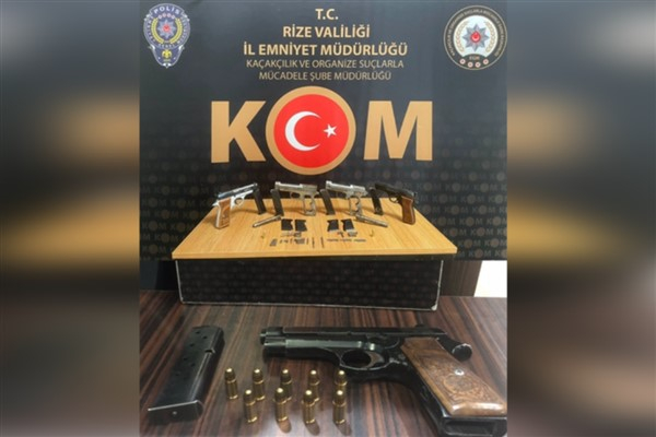 Rize’de 9 ruhsatsız tabanca ele geçirildi