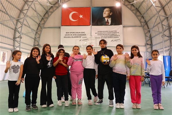 Öğrenciler ara tatillerinde Bilim Köyü'nü ziyaret etti