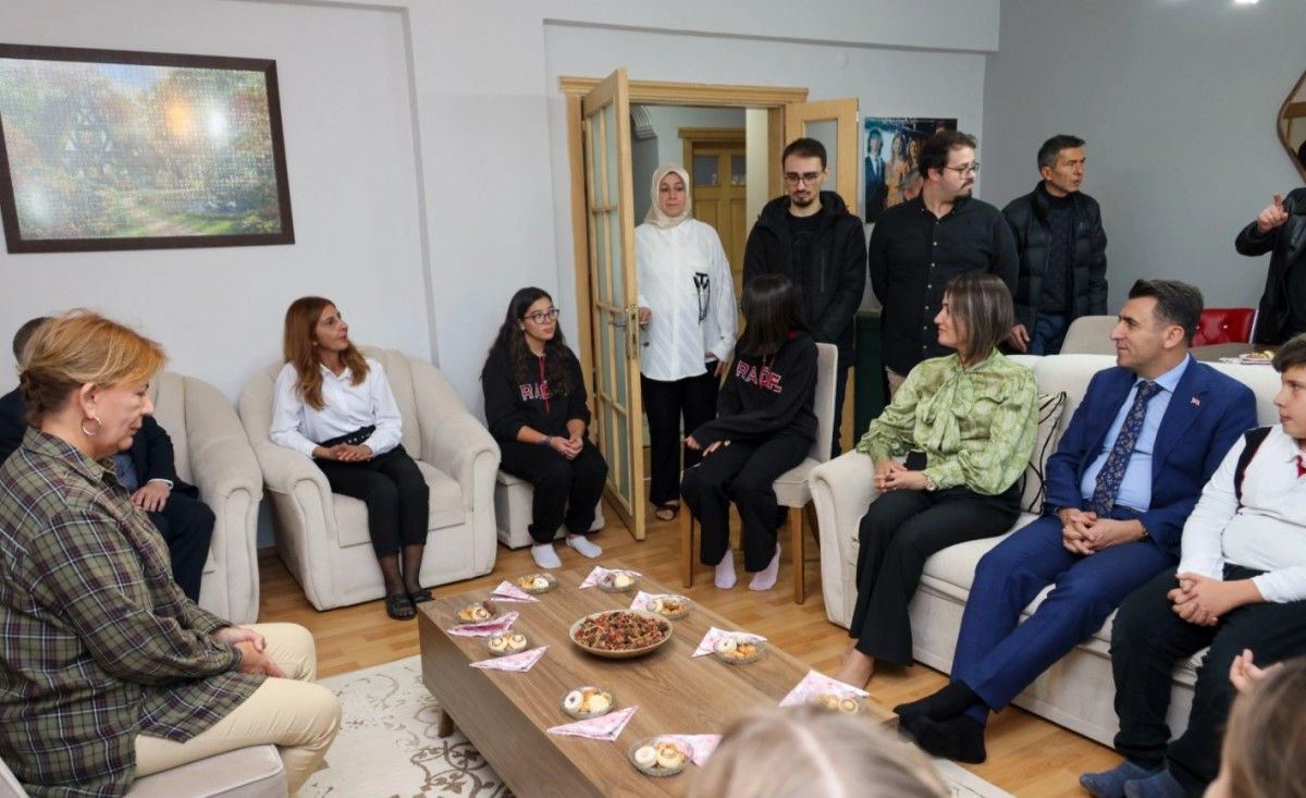 Vali Aygöl, Anlamlı Bir Ziyarette Bulundu