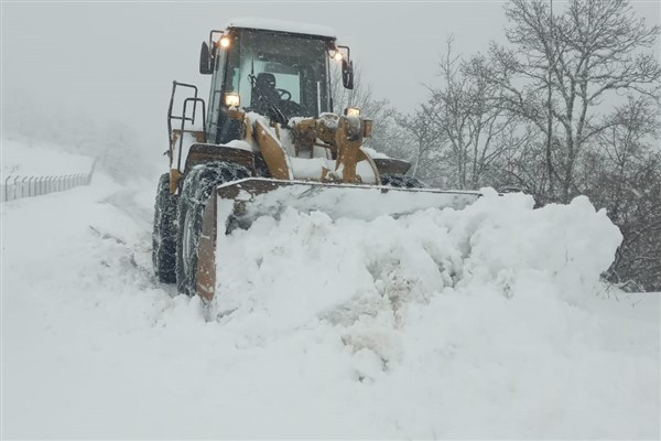 Ordu Büyükşehir, yoğun kar yağışı sonrası çalışmalarını sürdürüyor