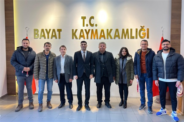 Dart ve masa tenisi müsabakalarında dereceye giren öğretmenlere madalyaları verildi