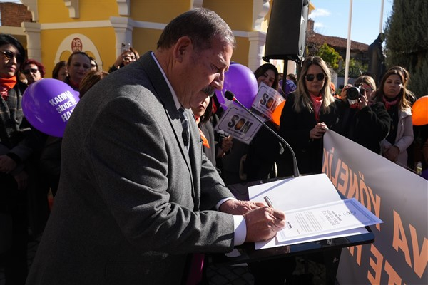 Başkan Topuz, Şiddete Karşı Tutum Belgesi’ni imzaladı