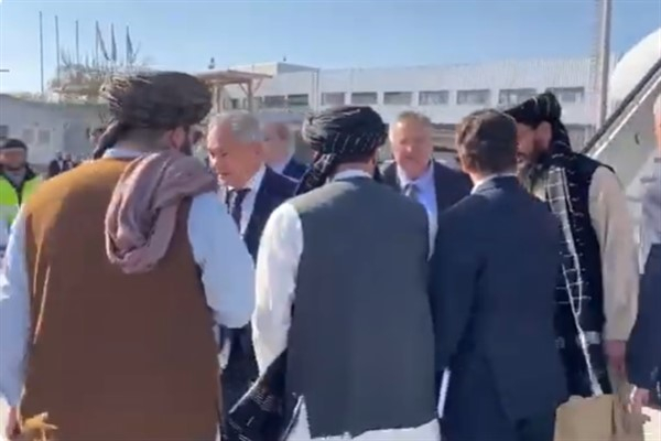 Rusya, Afganistan'da Taliban rejimiyle iş birliğini artırıyor