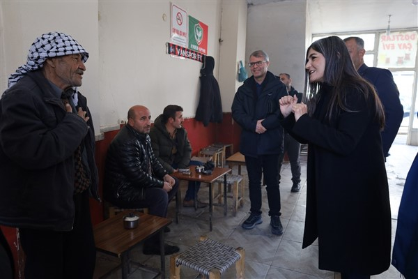 Van Büyükşehir Belediye Eş Başkan Şedal, Bahçesaray esnafını ziyaret  etti