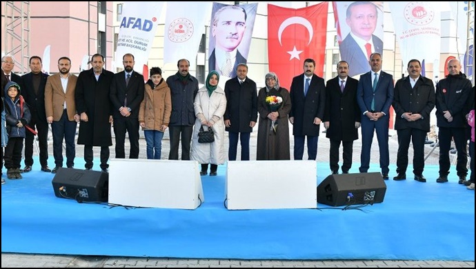 Şanlıurfa 'da depremzedeler yeni evlerine kavuştu