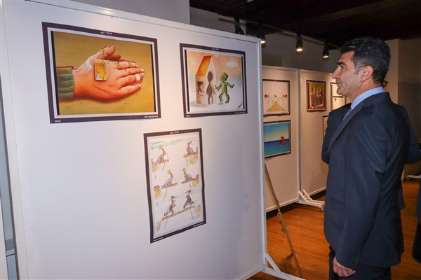 Yalova'da uluslararası sanatçıların eserlerinin yer aldığı sergi açıldı