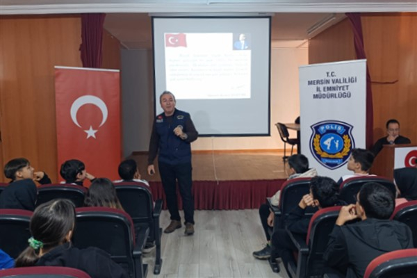 Mersin’de polisten çocuklara eğitim semineri