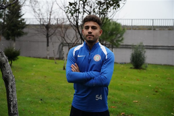 Çaykur Rizesporlu Pala: Göztepe maçında 3 puanı alıp devre arasına güzel girmek istiyoruz