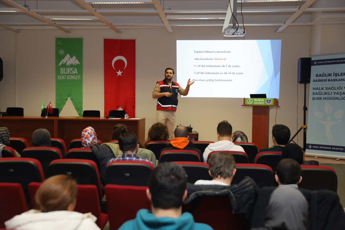 Bursa Büyükşehir Belediyesi tarafından ilk yardım bilgilendirme eğitimi