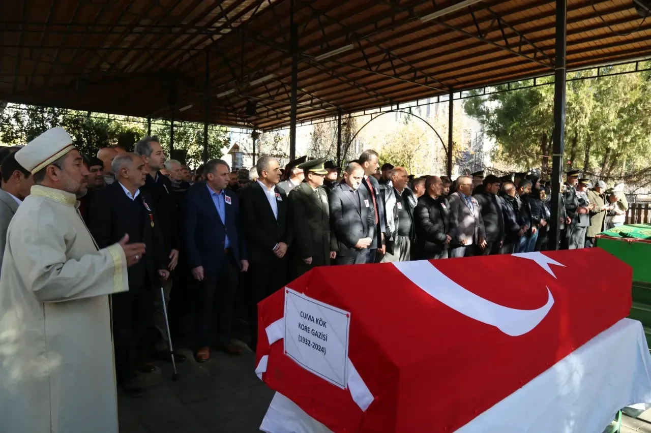 Kore Gazisi Cuma Kök, Askerî Törenle Son Yolculuğuna Uğurlandı