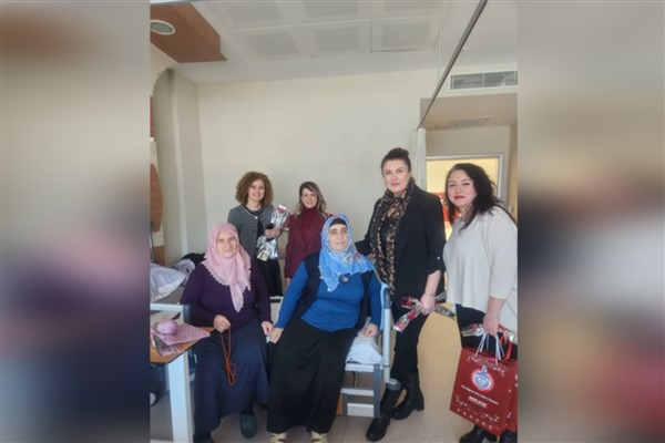 Orhangazi Belediyesi’nden hastanede tedavi gören hastalara ziyaret