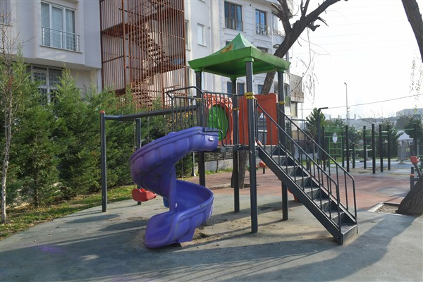 Yakılan Maral Parkı yeniden çocukların hizmetinde