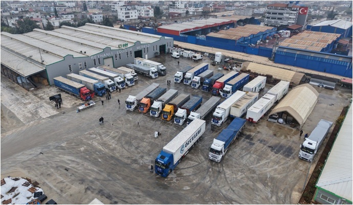 İHH ve Katar Charity’den Suriye’ye 64 TIR İnsani Yardım