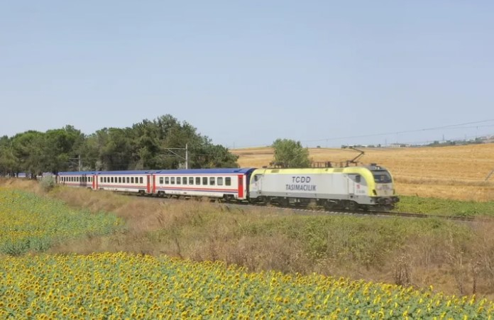 Avrupa'ya Açılan Demir Yolu: İstanbul-Sofya Ekspresi 37 Bin Yolcuya Hizmet Verdi