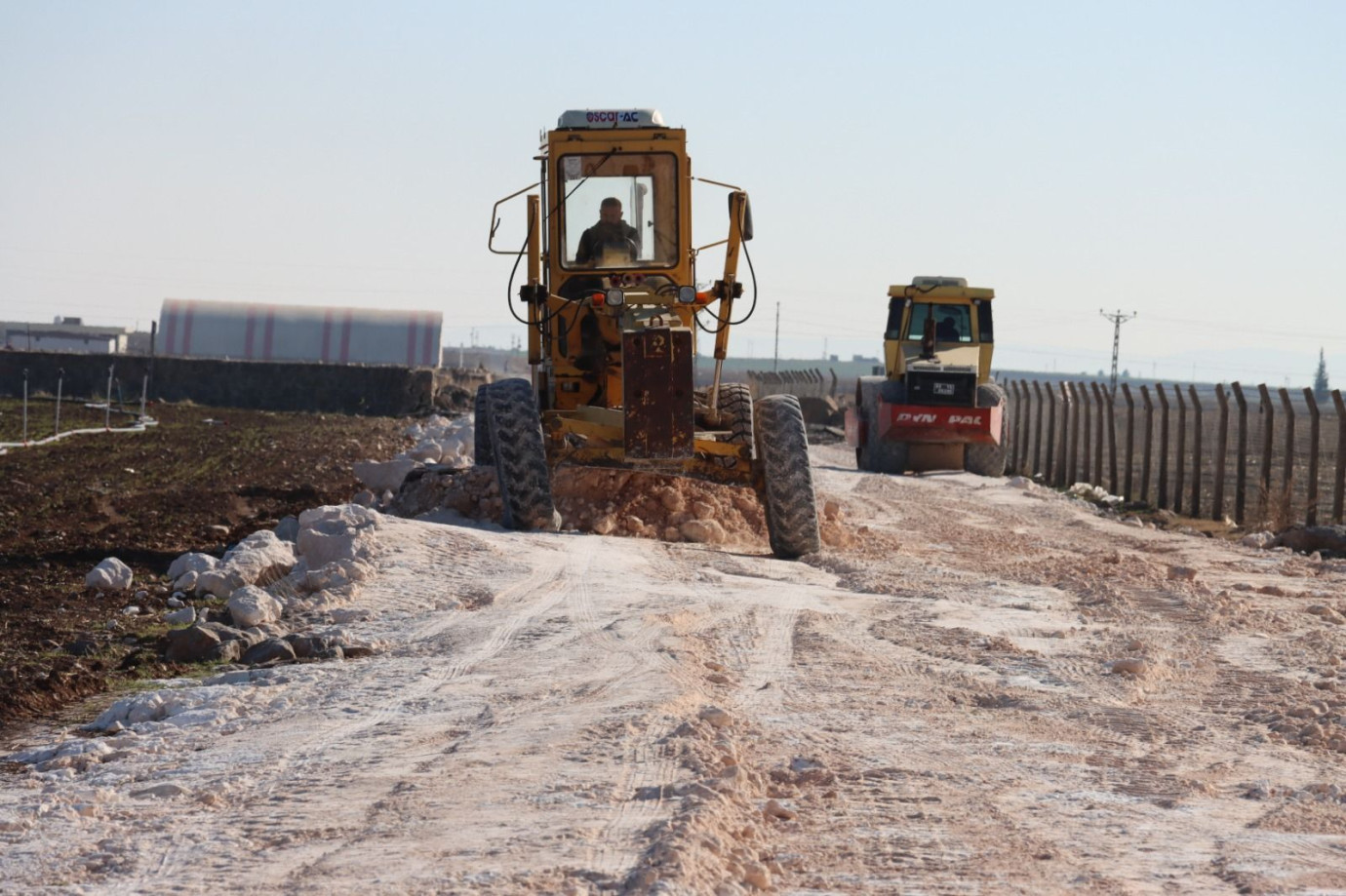 Ceylanpınar kırsalına büyükşehir 'den stabilize yol çalışmaları