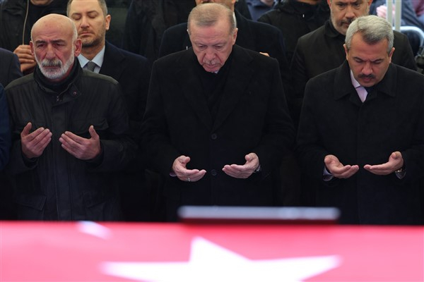 Cumhurbaşkanı Erdoğan, vefat eden komşusu Mehmet Karslı'nın cenaze törenine katıldı