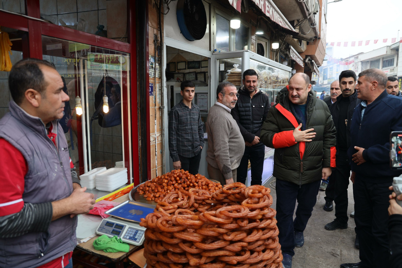 Başkan Gülpınar, Viranşehir’de Vatandaşlarla Buluştu Ve Yatırımları İnceledi