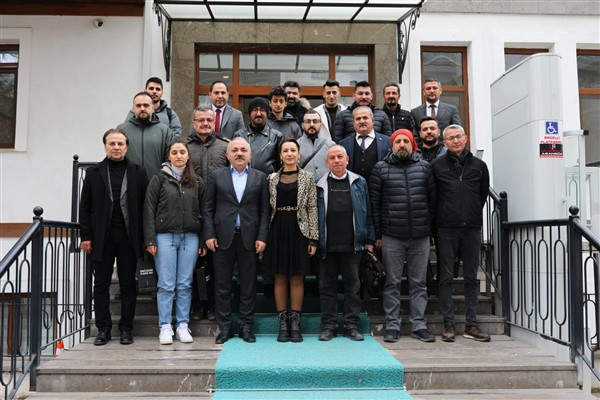 Başkan Esen, gazetecilerle bir araya geldi