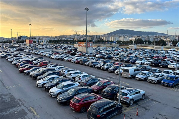 Sabiha Gökçen Havalimanı yeni otoparkıyla yarıyıl tatiline hazır