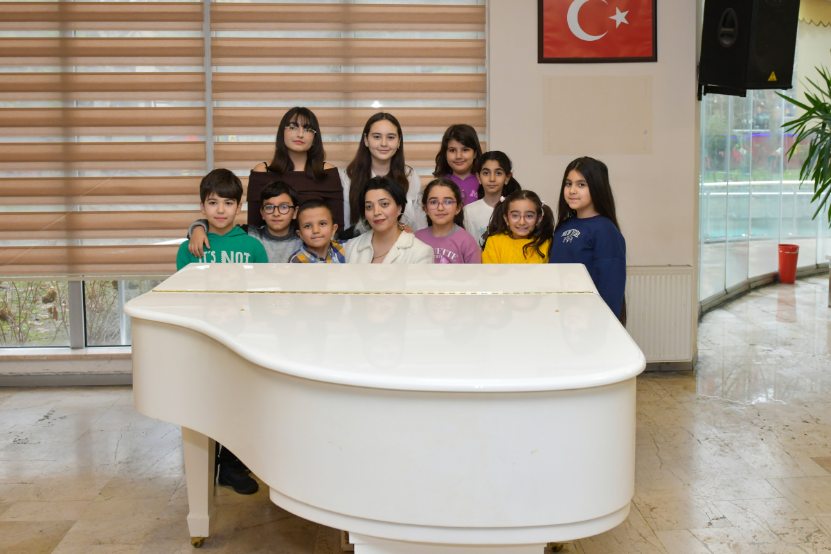 Esenyurt Belediyesi'nden piyano kursu