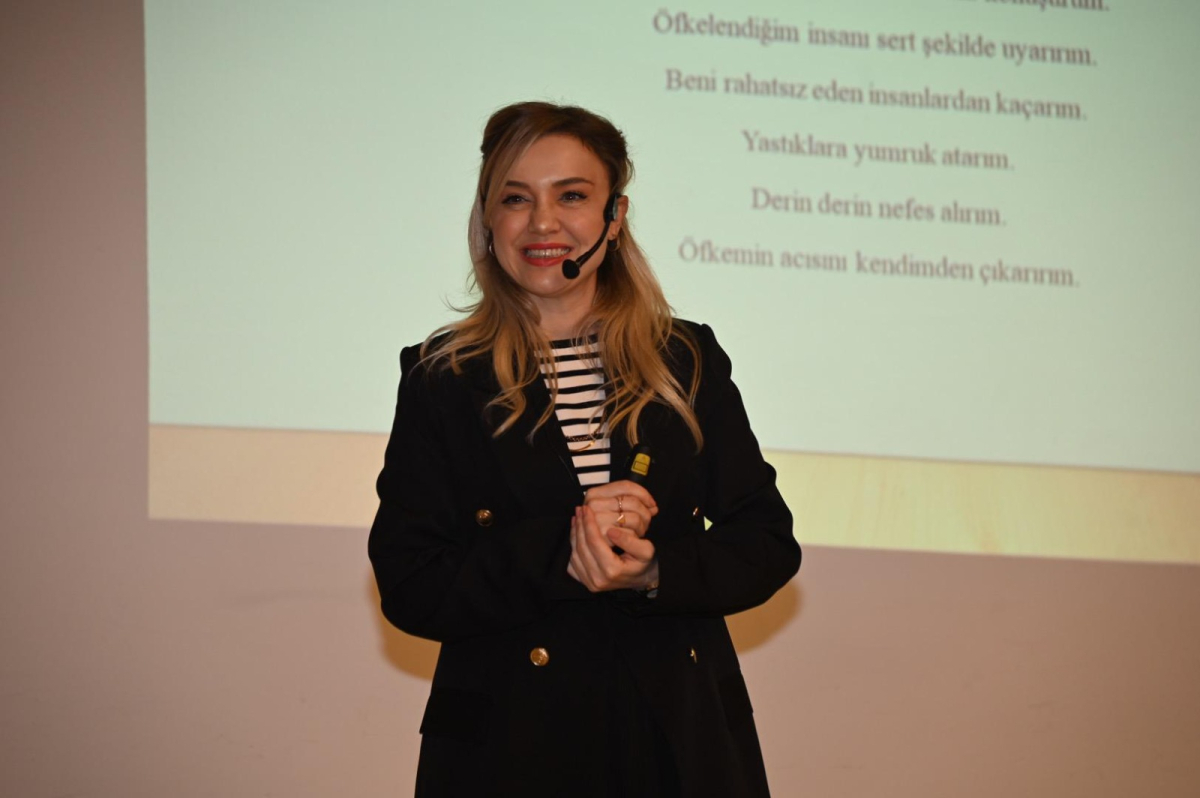 Manisa Büyükşehir Belediyesi, personeline ‘Öfke Kontrolü Eğitimi’ düzenledi