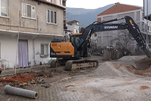 Gemlik ve Mustafakemalpaşa'da altyapı çalışmaları sürüyor