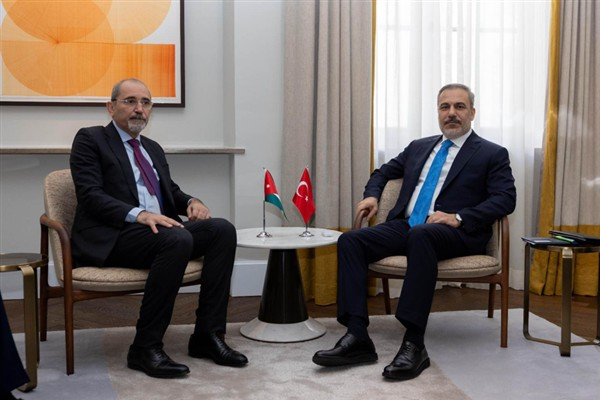 Bakan Fidan, Ürdünlü mevkidaşı Safadi ile bir araya geldi