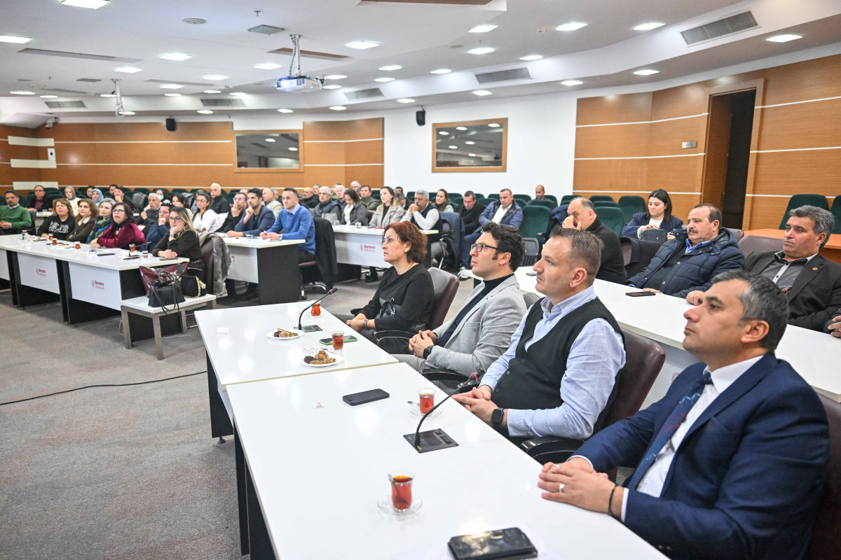 Bornova Belediyesi’nden muhtarlara özel afet çalıştayı