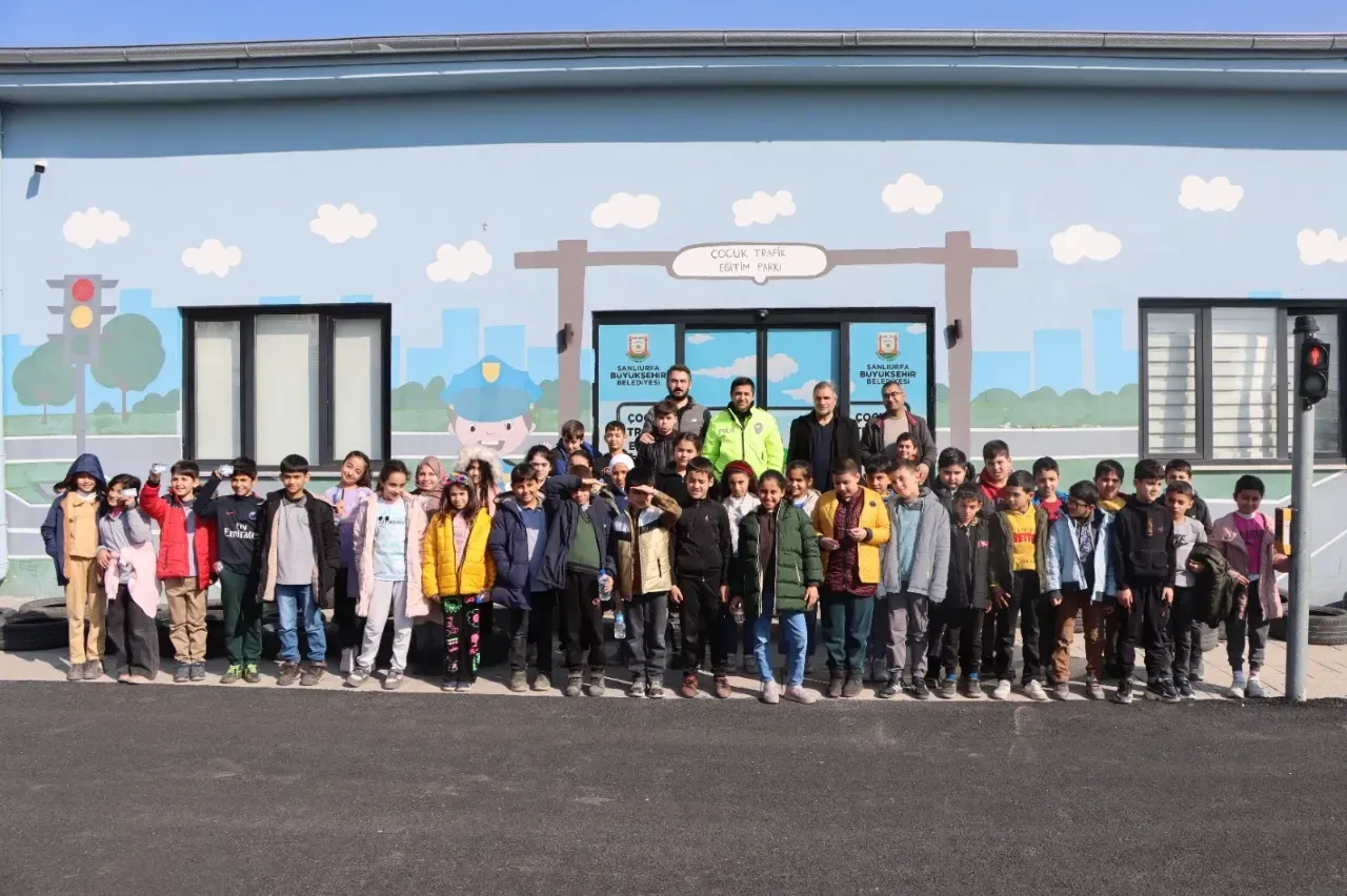 Büyükşehir Belediyesi 'nden çocuklara Trafik Eğitimi bilinci-(VİDEO)