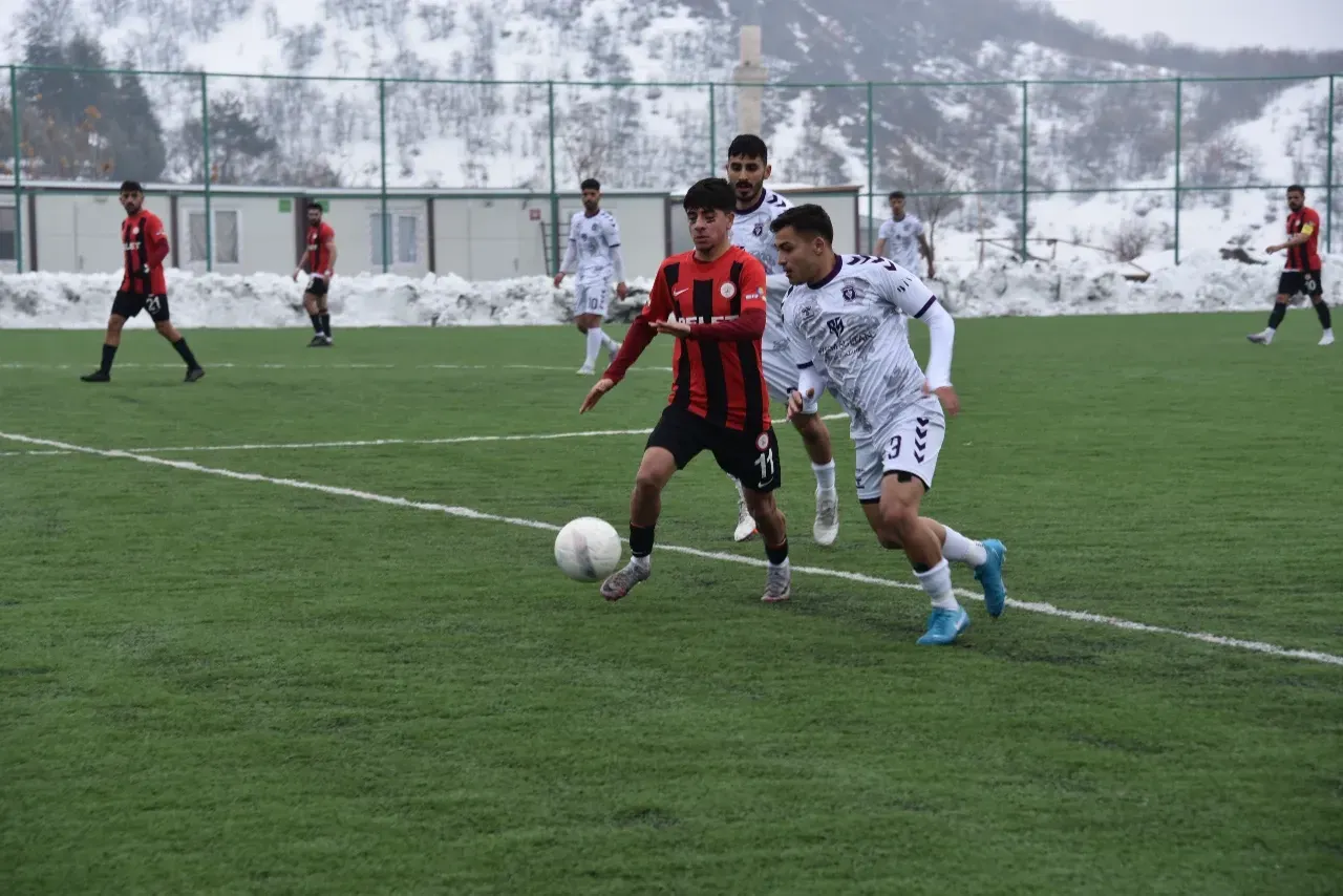 Arapgirspor: 2 - Siverek Belediyespor: 4