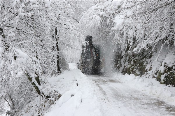 Rize Belediyesi karla mücadele çalışmalarını sürdürüyor