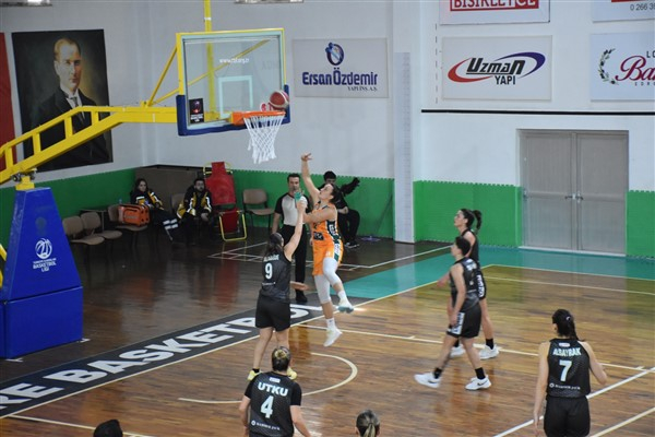 Ferhatoğlu Edremit Belediyesi Gürespor, namağlup serisini sürdürüyor