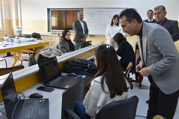 Liselerde Bilim Uygulamaları Programı kapsamında ilk çalıştay gerçekleştirildi