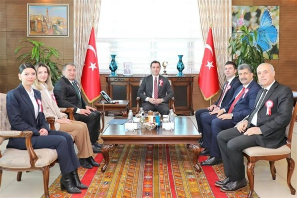 Bitlis Defterdarı Bayraktar, Vali Karakaya’yı ziyaret etti