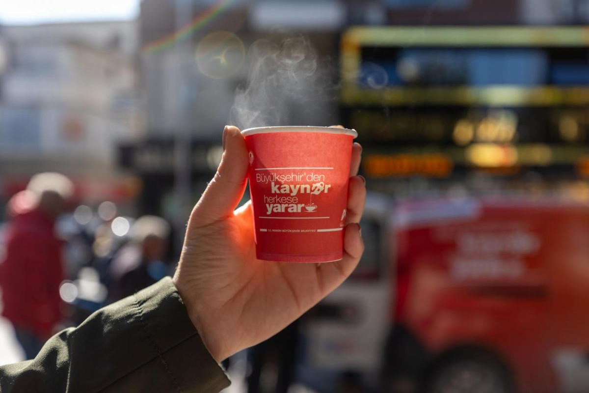 Mersin Büyükşehir’den Vatandaşlara Şifalı Kaynar İkramı