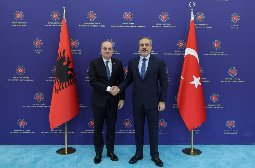 Bakan Fidan, Arnavutluk Cumhuriyeti Avrupa ve Dışişleri Bakanı Hasani ile görüştü