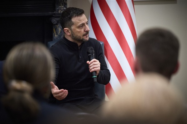 Zelenski: Ukrayna'daki insanlar yalnız olmadıklarını bilmeli