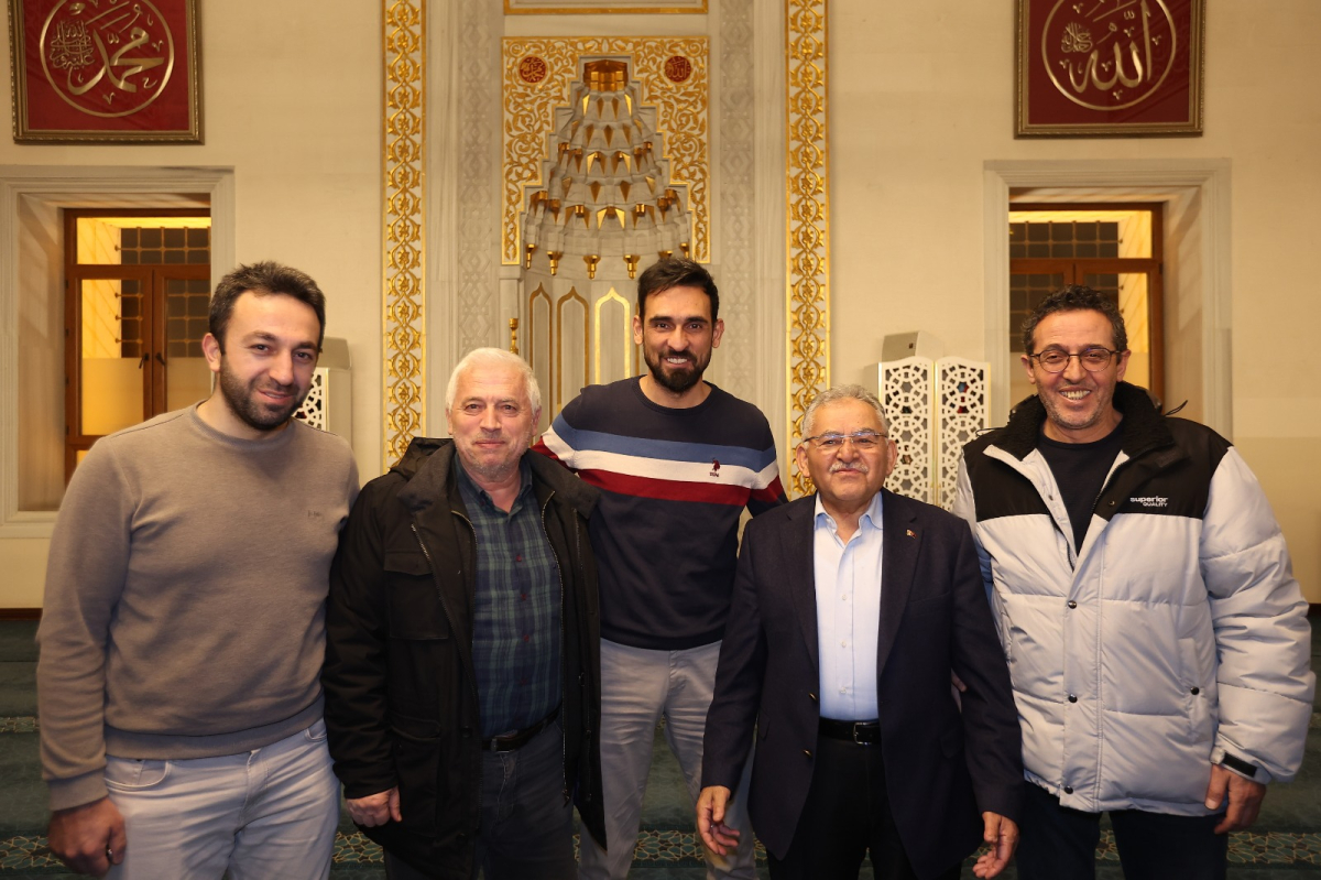 Başkan Büyükkılıç, Ramazan'ın ilk günü vatandaşlarla buluştu